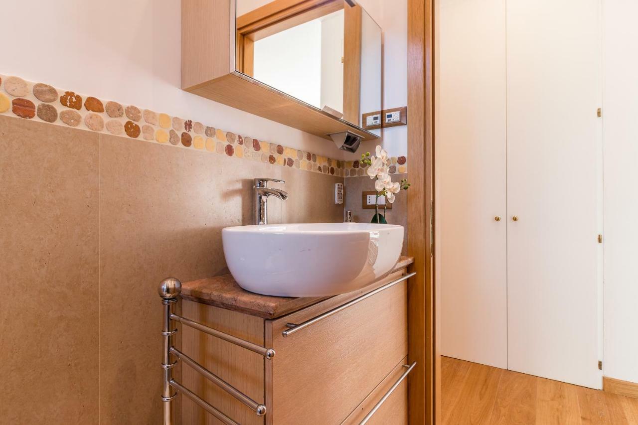 Sunny Nest Canal View In Chic Movida Appartamento