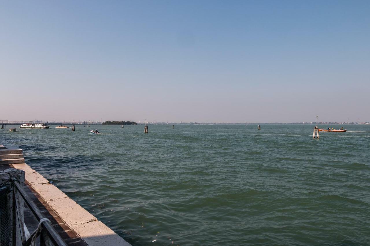Apartment Sunny Nest Canal View In Chic Movida Venedig
